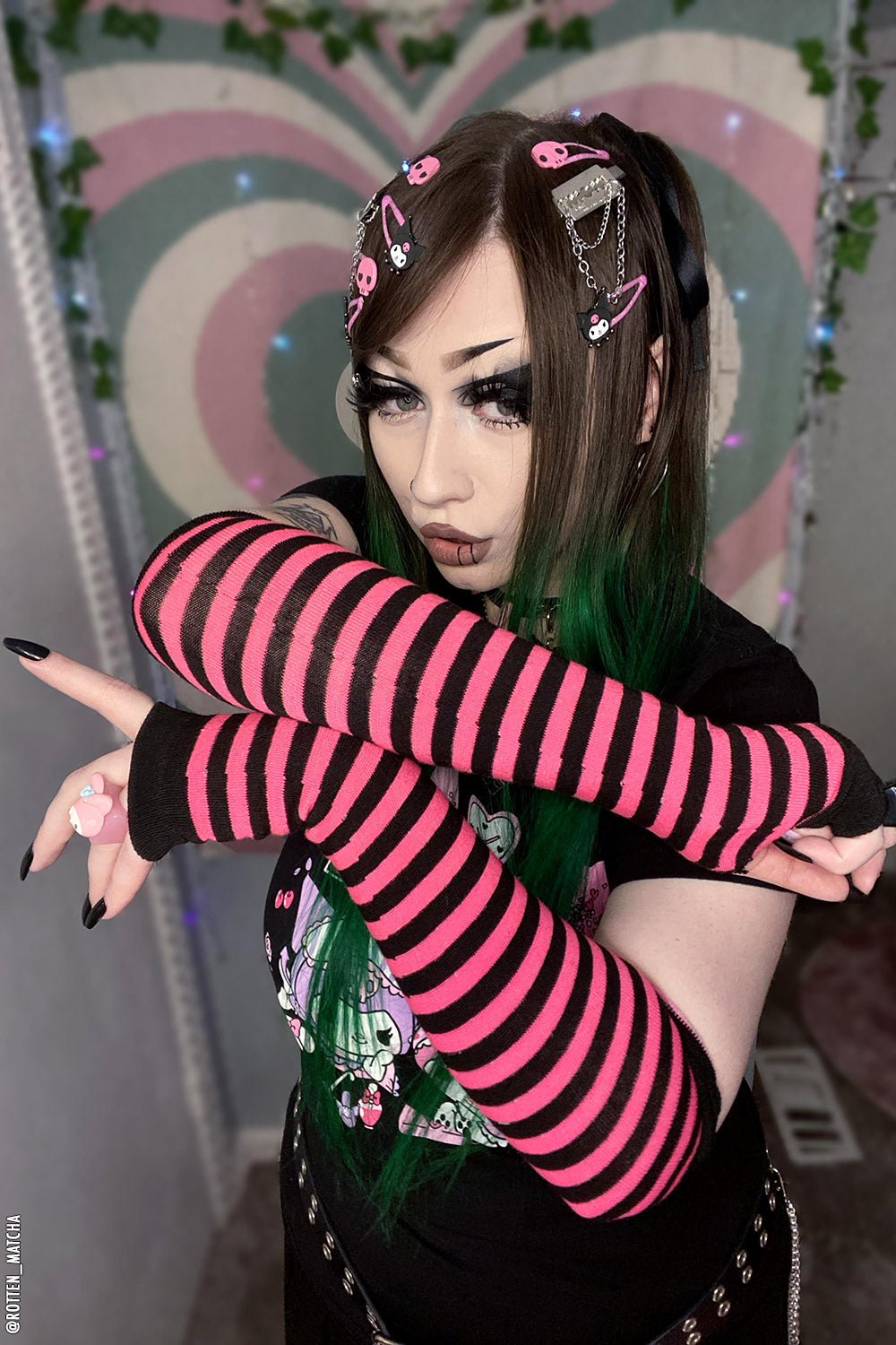 Emo gestreifte Armstulpen [Schwarz/Weiß]