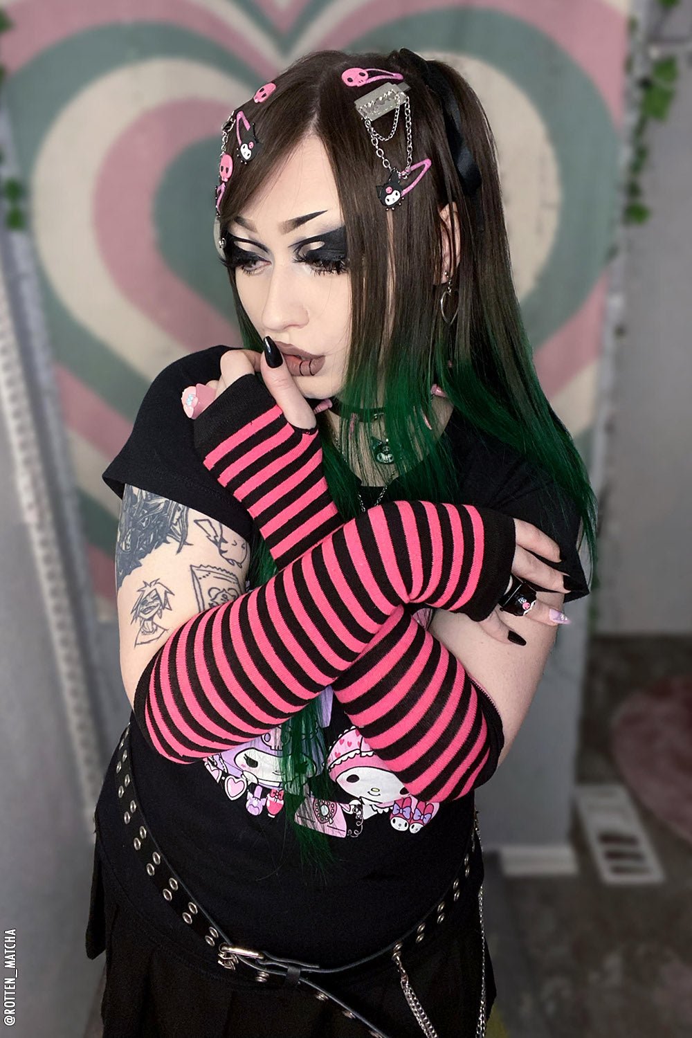 Emo Striped Arm Warmers [Black/Hot Pink] - gloves & armwarmers - VampireFreaks - VampireFreaks