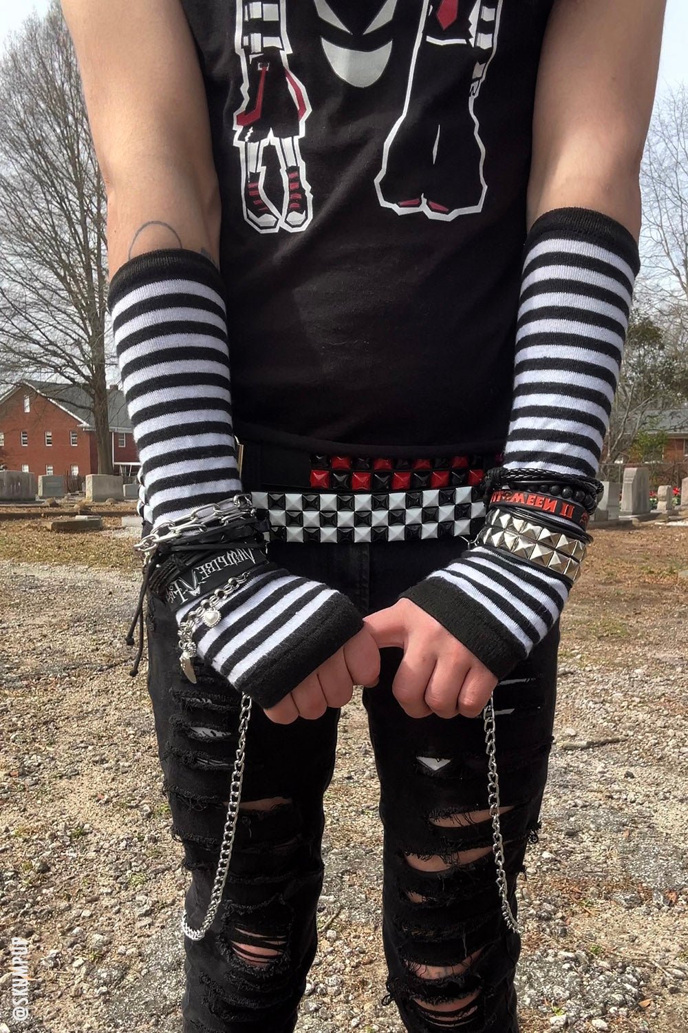 Emo Striped Arm Warmers [Black/White] - gloves & armwarmers - VampireFreaks - VampireFreaks