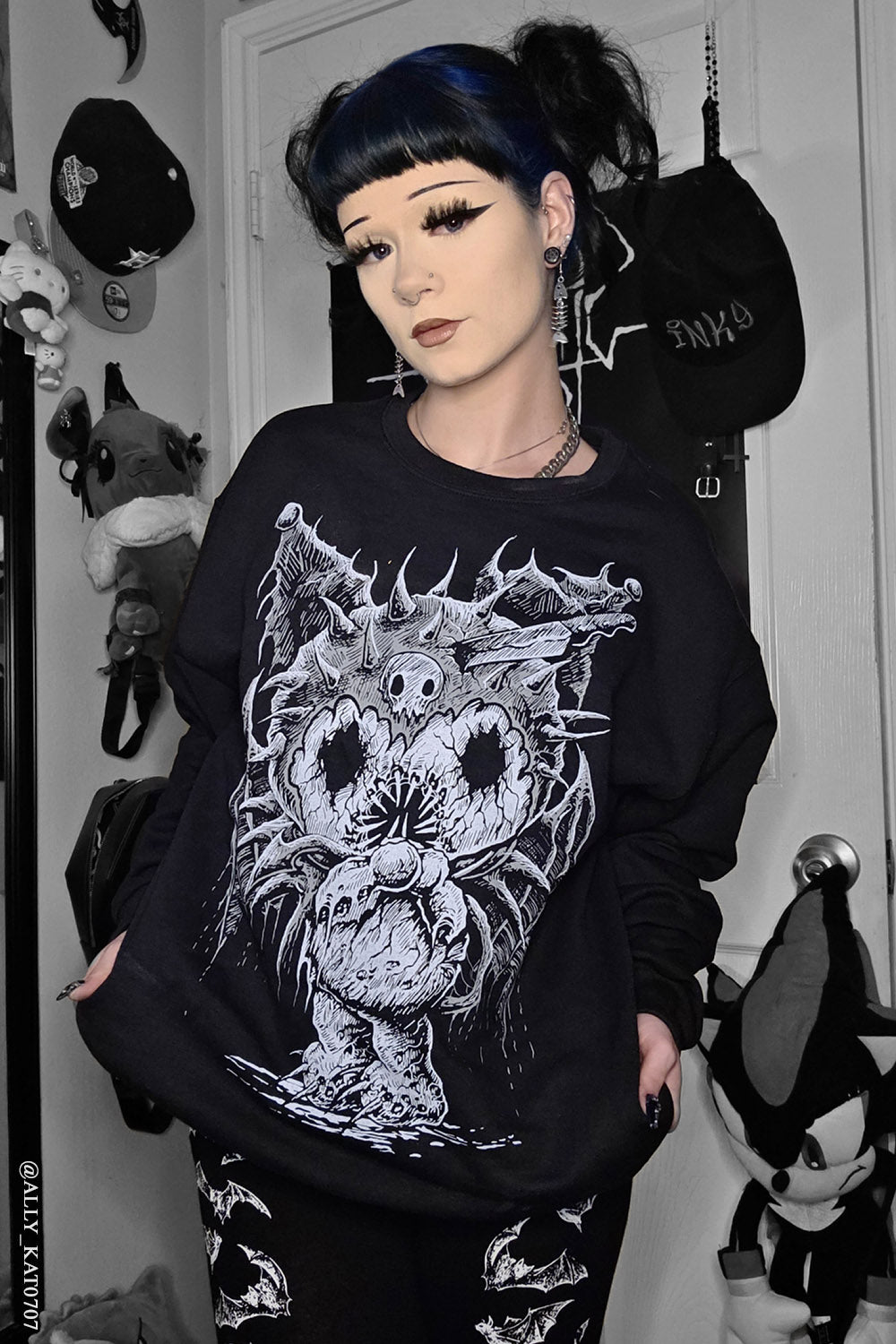 creepy cute clothes for women