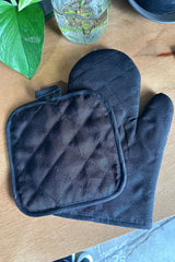 quilted emo pot holder and matching oven mitten