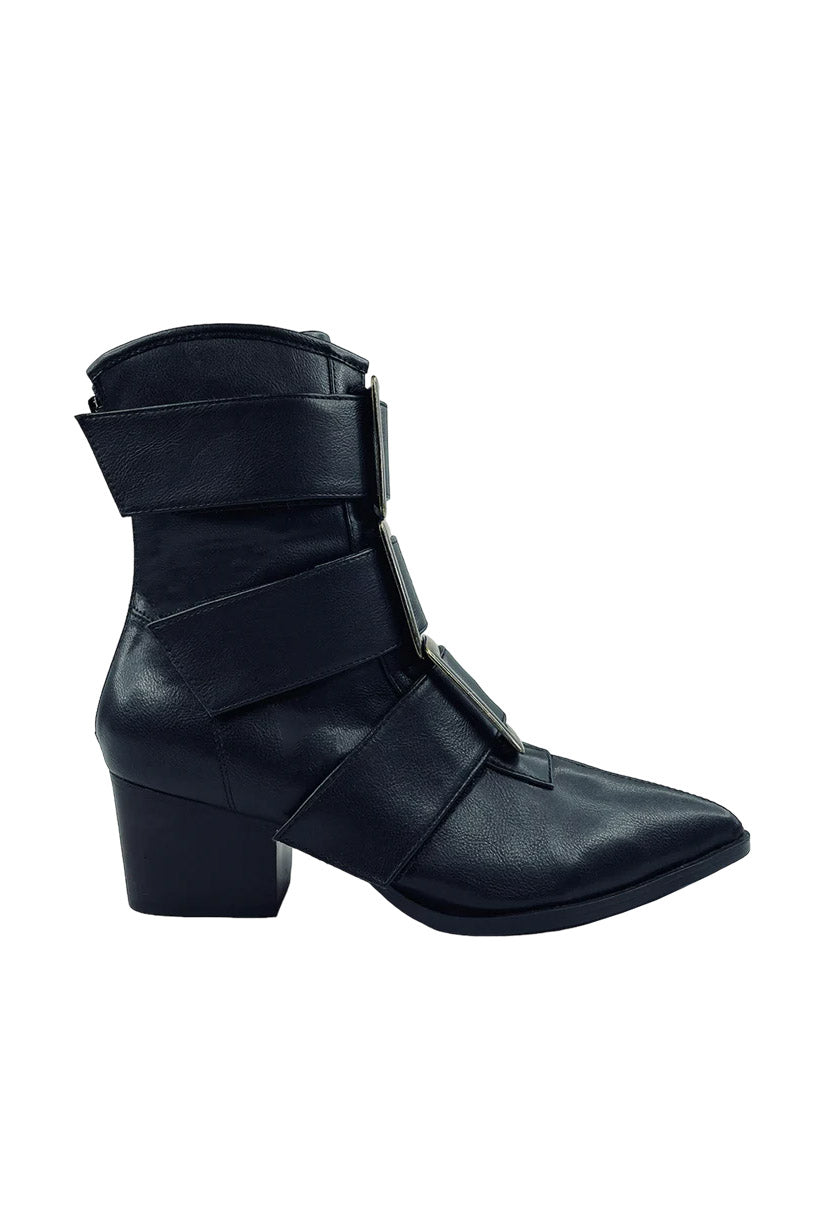 old fashioned black witch boots