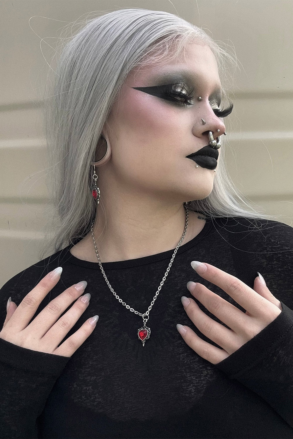 dark fairytale queen of hearts necklace