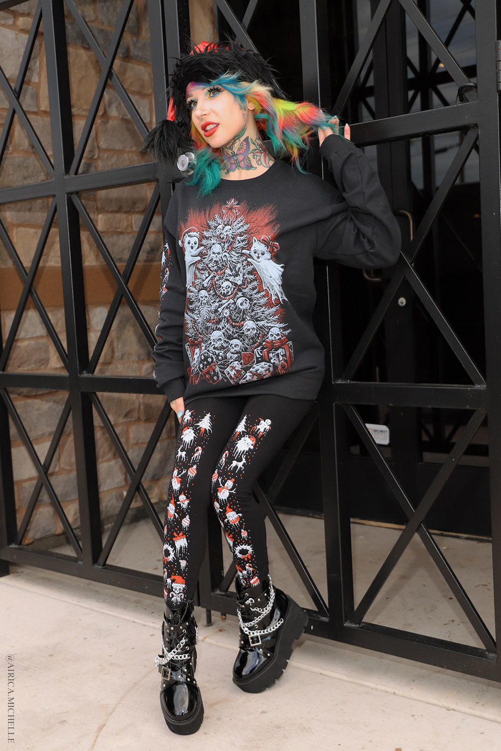 dark goth christmas leggings and matching emo christmas sweater 
