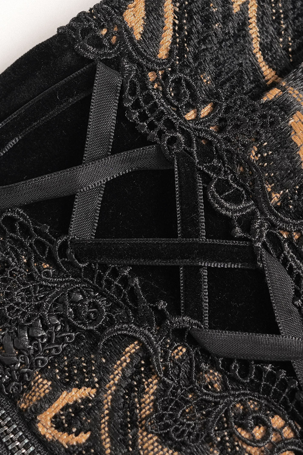 Cute girdle for goth fashion