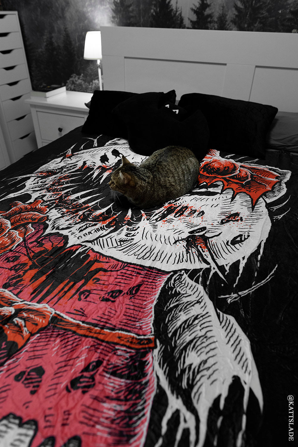 cat eating heart emo blanket