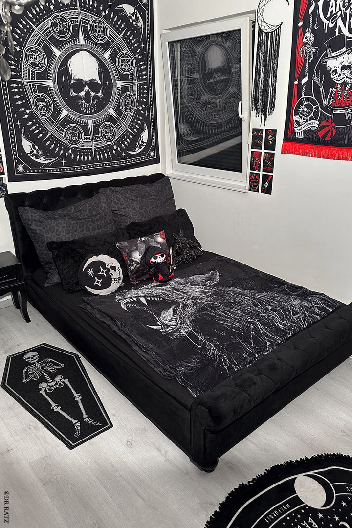 heavy metal dark werewolf throw blanket 