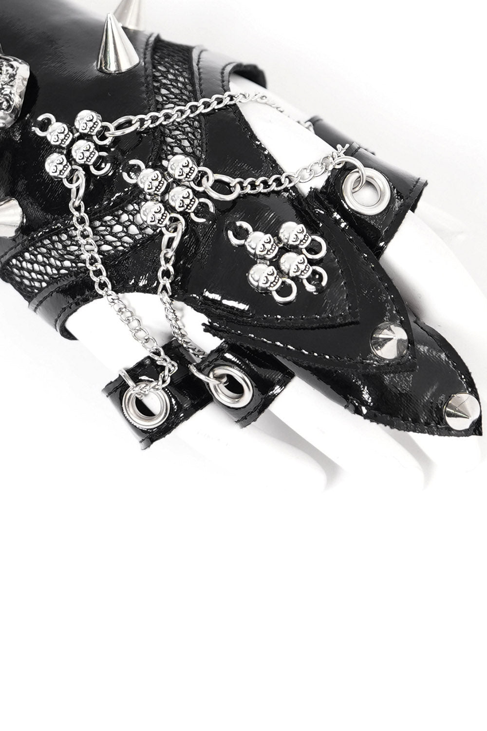 Wraith Spiked Skull Glove