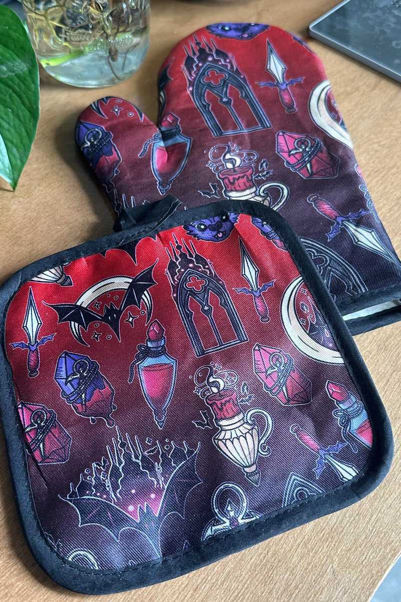 Vampire Slayer Oven Mitt Set