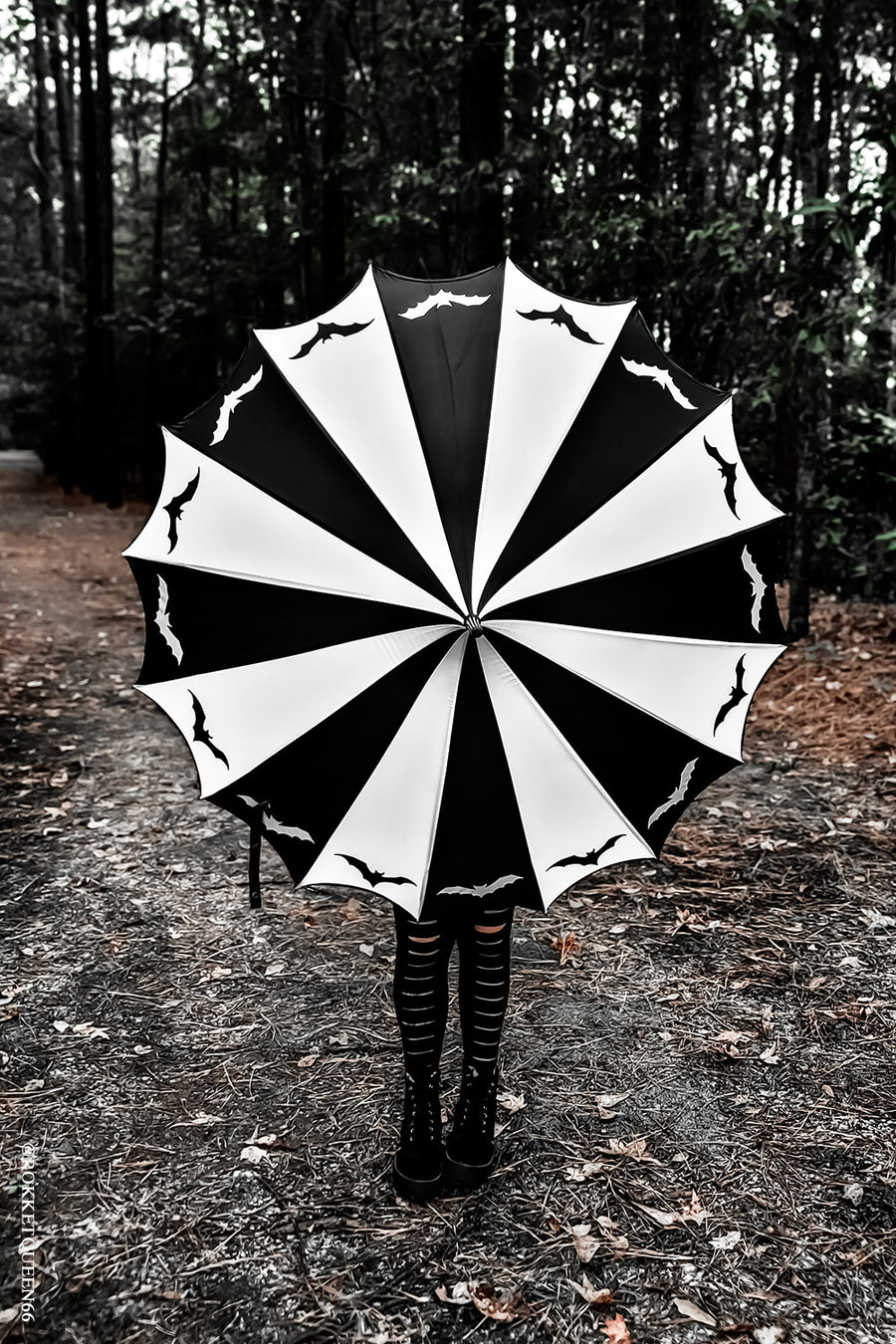 Batwing Pagoda Umbrella [Batty Black/White]