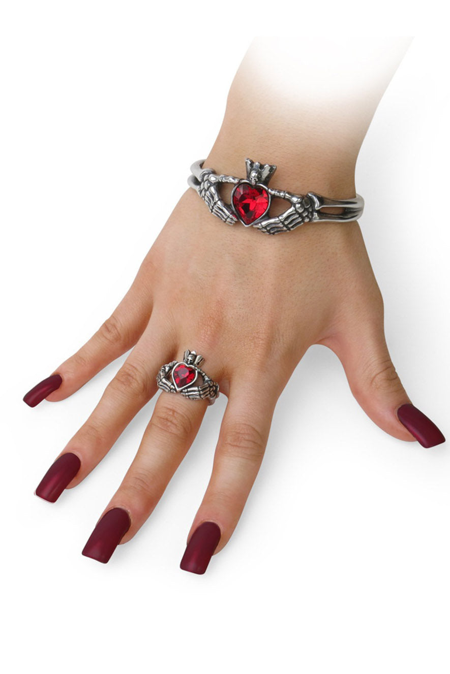 silver queen of hearts alice in wonderland ring