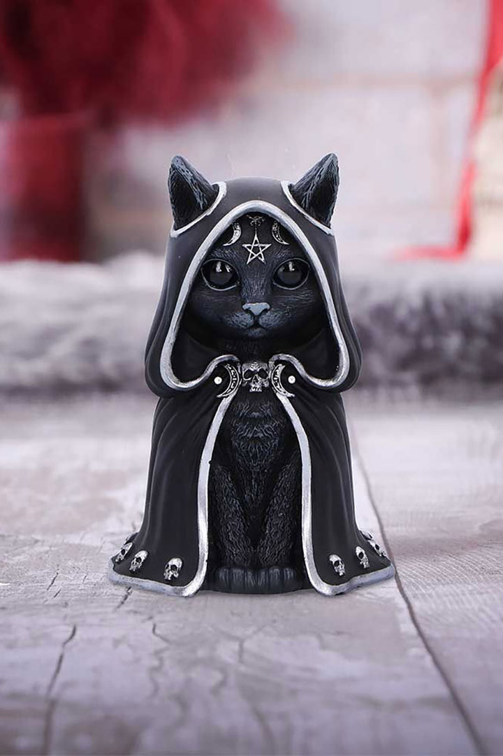witchy cat statue