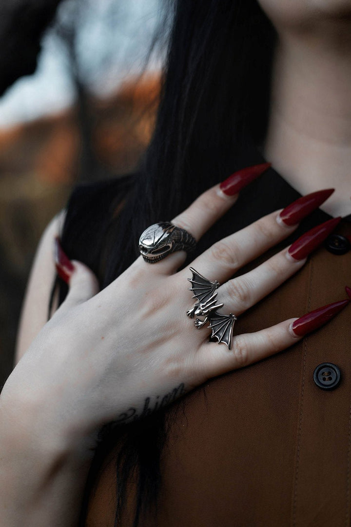 Gothic Guardian Ring - jewelry - VampireFreaks - Lively Ghosts