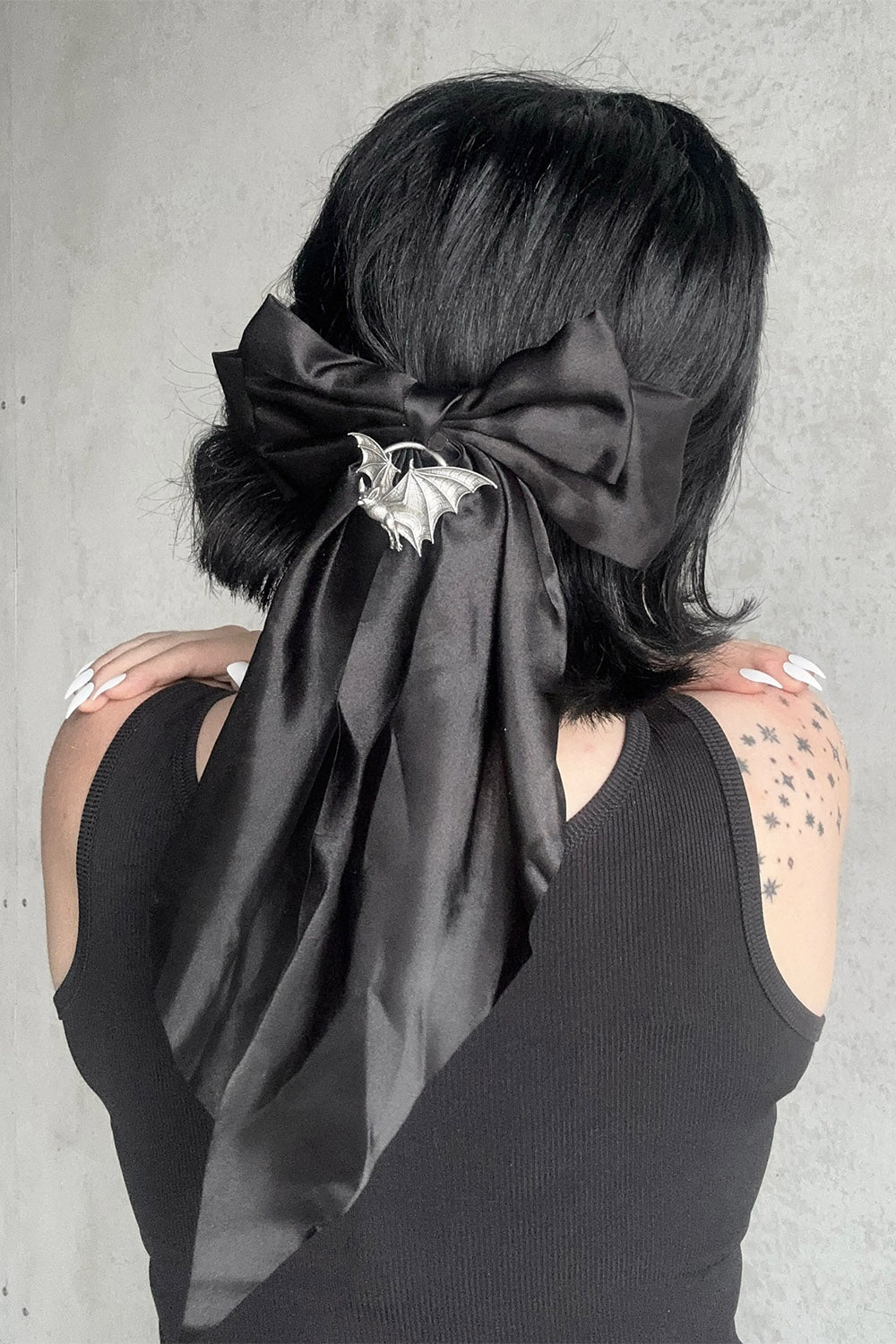 large gothic hair bow 