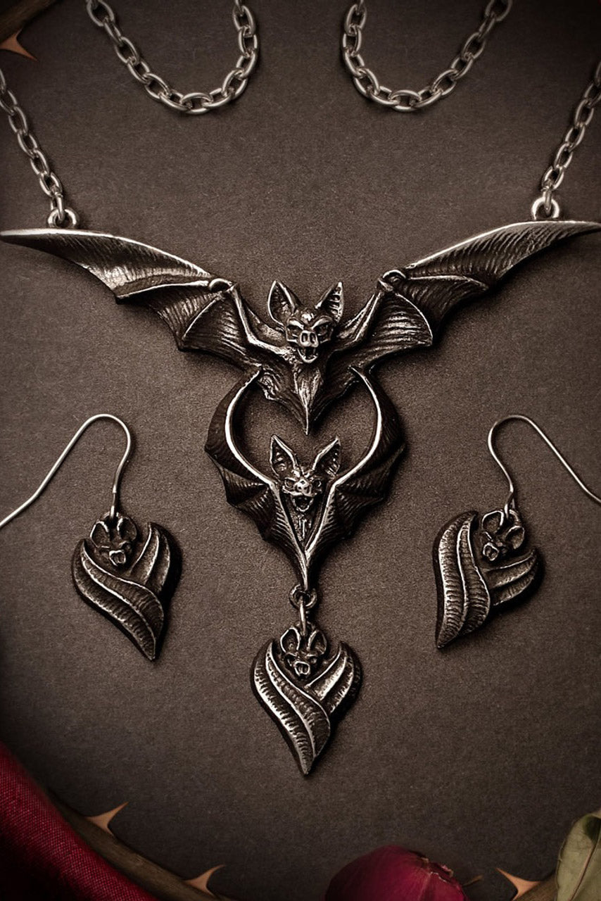 vampire goth pewter bat necklace