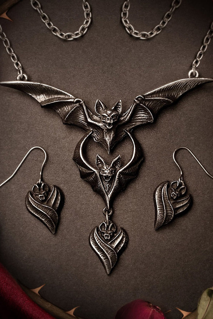vampire goth pewter bat necklace