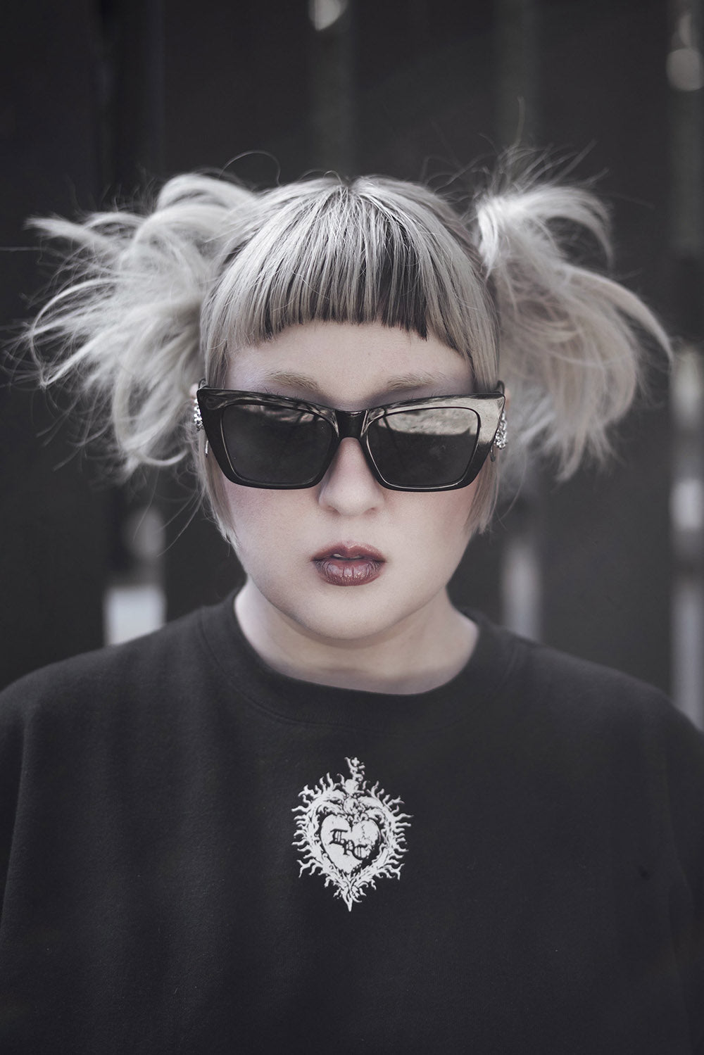 black shiny large cat eye sunglasses by the pretty cult