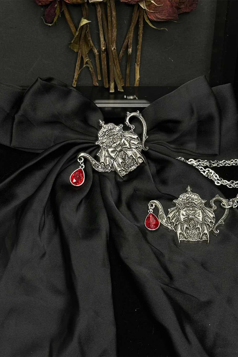 alice in wonderland tea pot hair bow  and necklace 