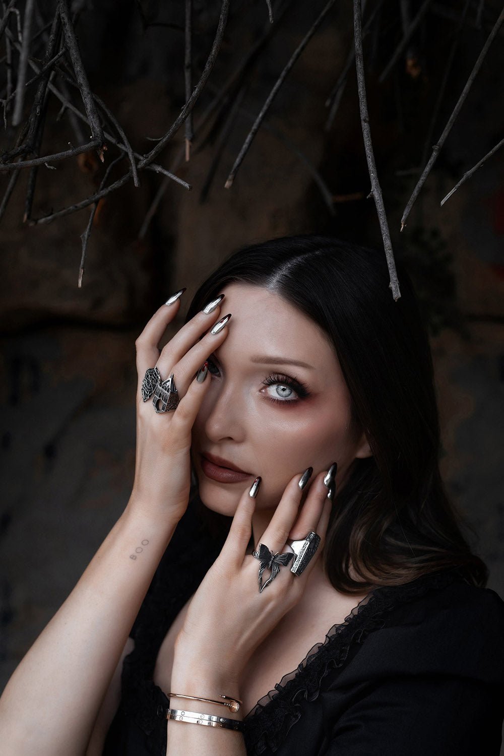 Gothique Ring - jewelry - VampireFreaks - Lively Ghosts