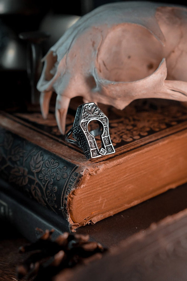 Gravekeeper Ring - jewelry - VampireFreaks - Lively Ghosts