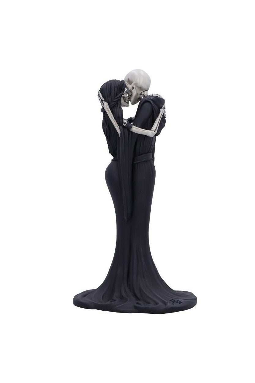 kissing skeleton statue