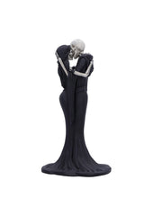 kissing skeleton statue