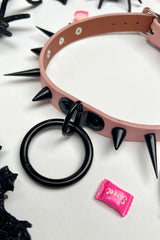 Gargantilla de la muerte rosa pálido [ANILLO TÓRICO NEGRO]