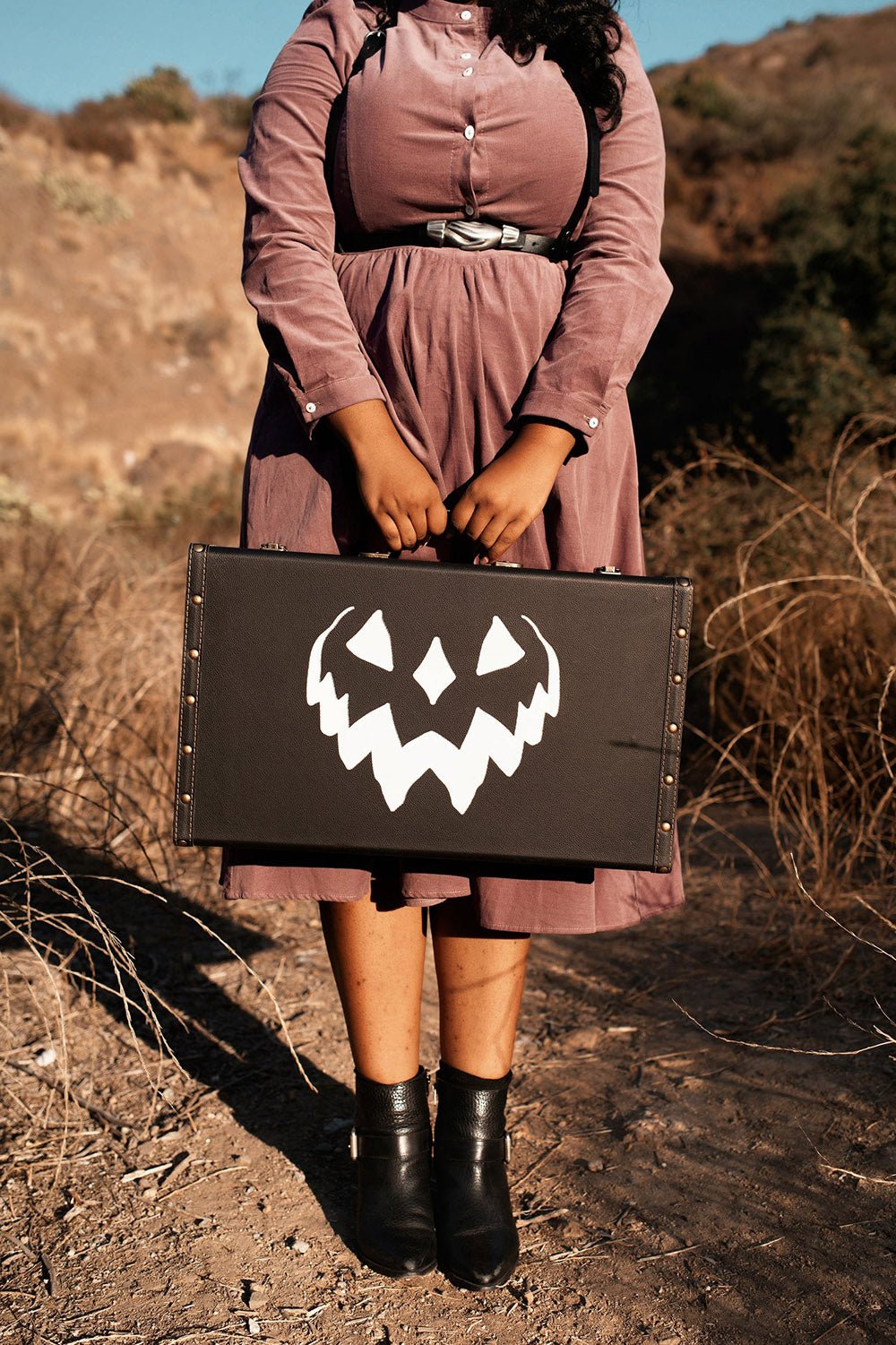 Haunted Hallows Trunk [BLACK/SPIDERWEBS] - bags & wallets - VampireFreaks - Lively Ghosts