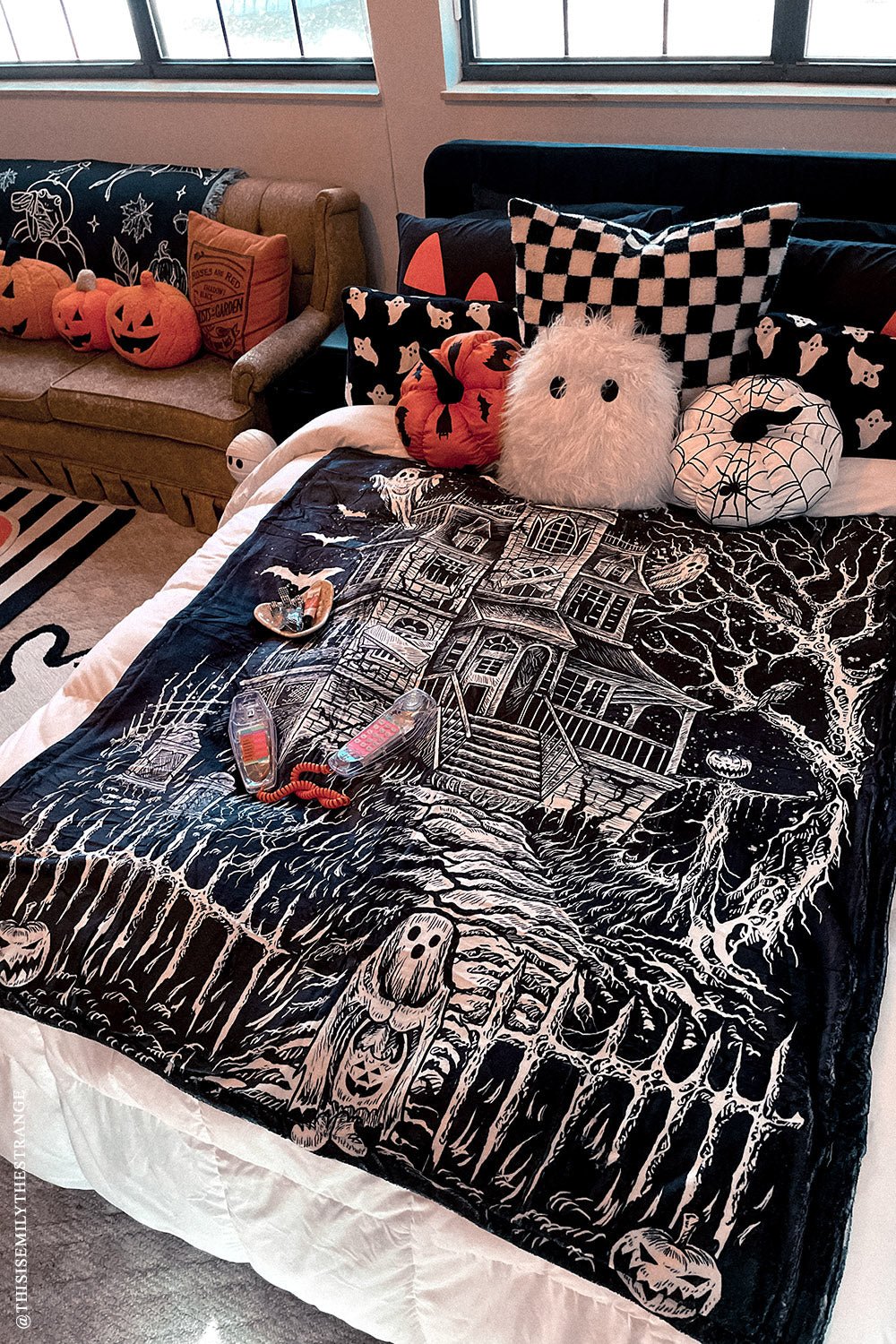 Haunted Mansion Quilted deals Throw