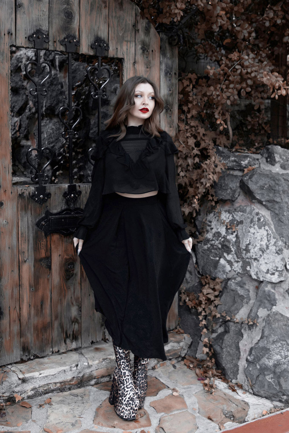 chiffon high rise black midi length skirt