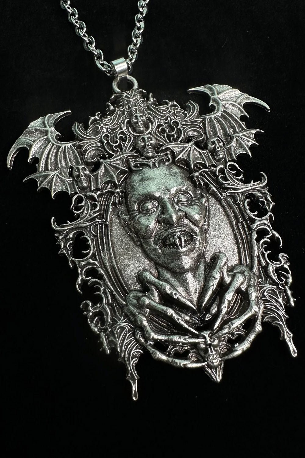 horror vampire necklace