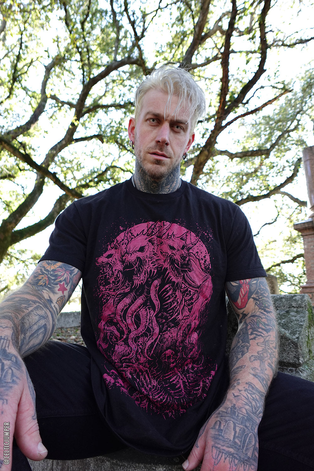 Three-Headed Werewolf T-shirt [WINE RED]