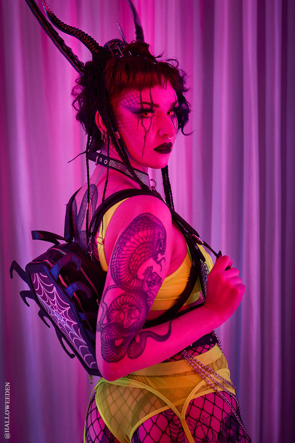 Bolso Ita con forma de ataúd de araña