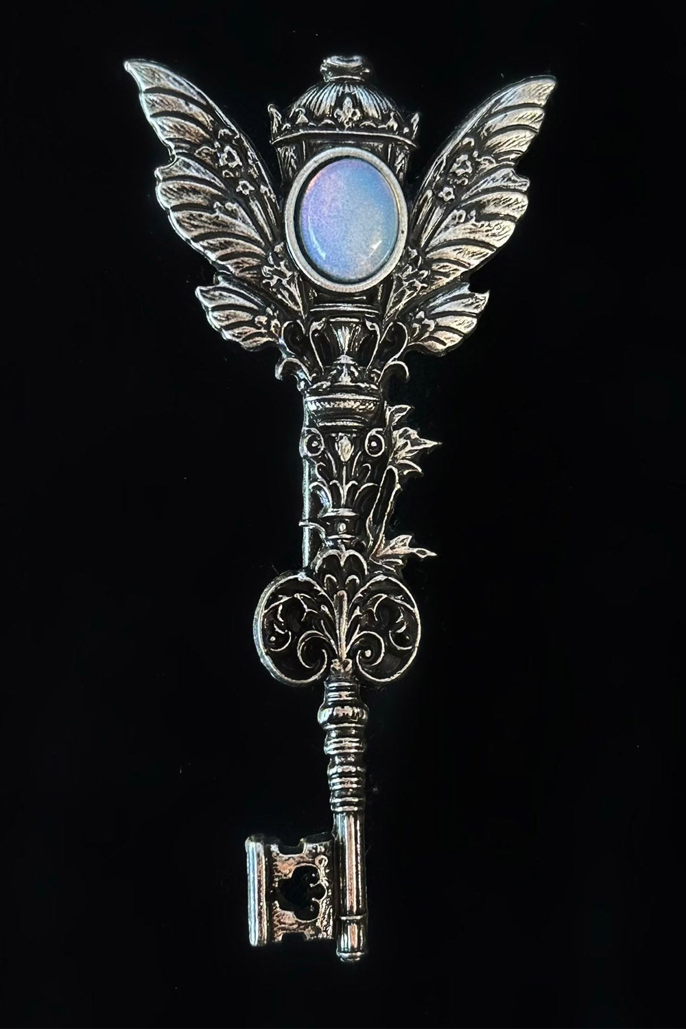 dark fantasy key hair clip