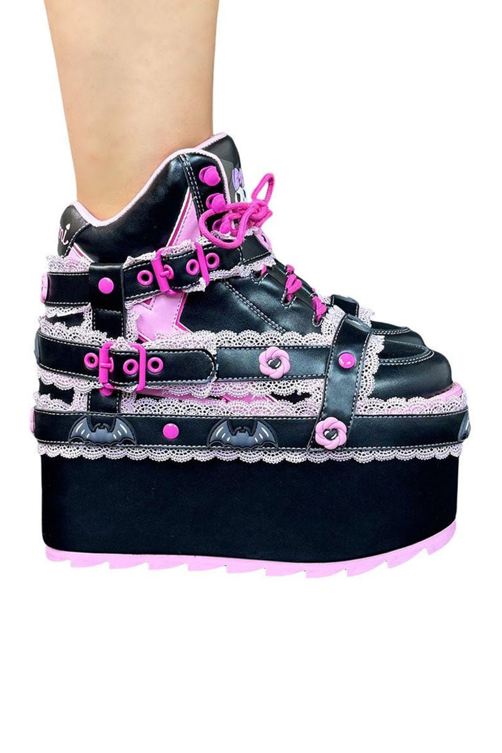 womens hello kitty shoes