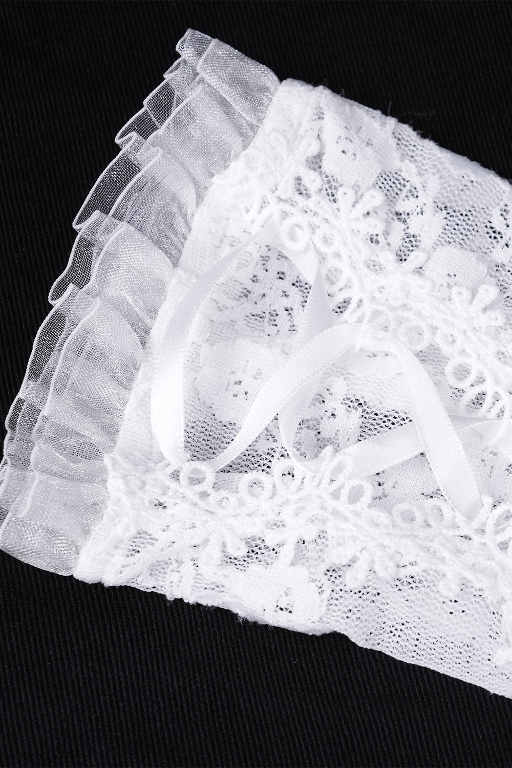 lace-up mesh ruffled gloves