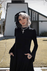 vintage inspired goth dress with pockets 