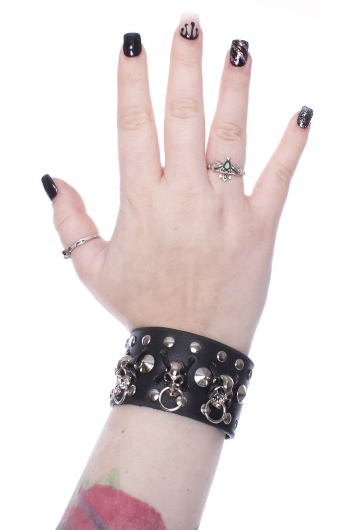 spiked skull cuff bracelet