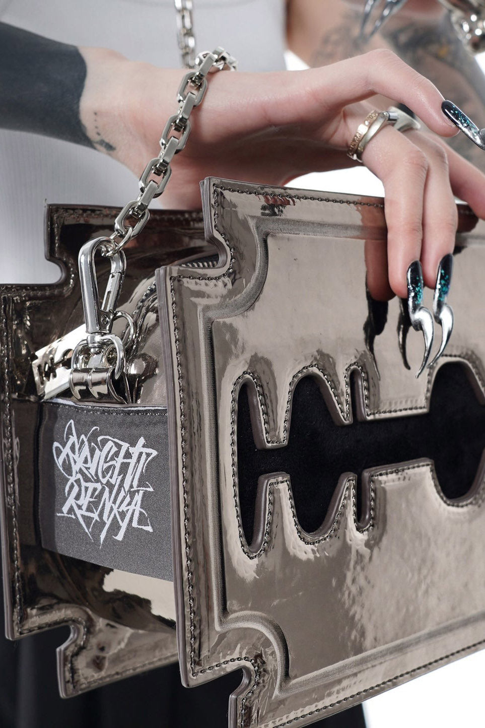 Moonlit Glow Razor Blade Purse [SILVER]