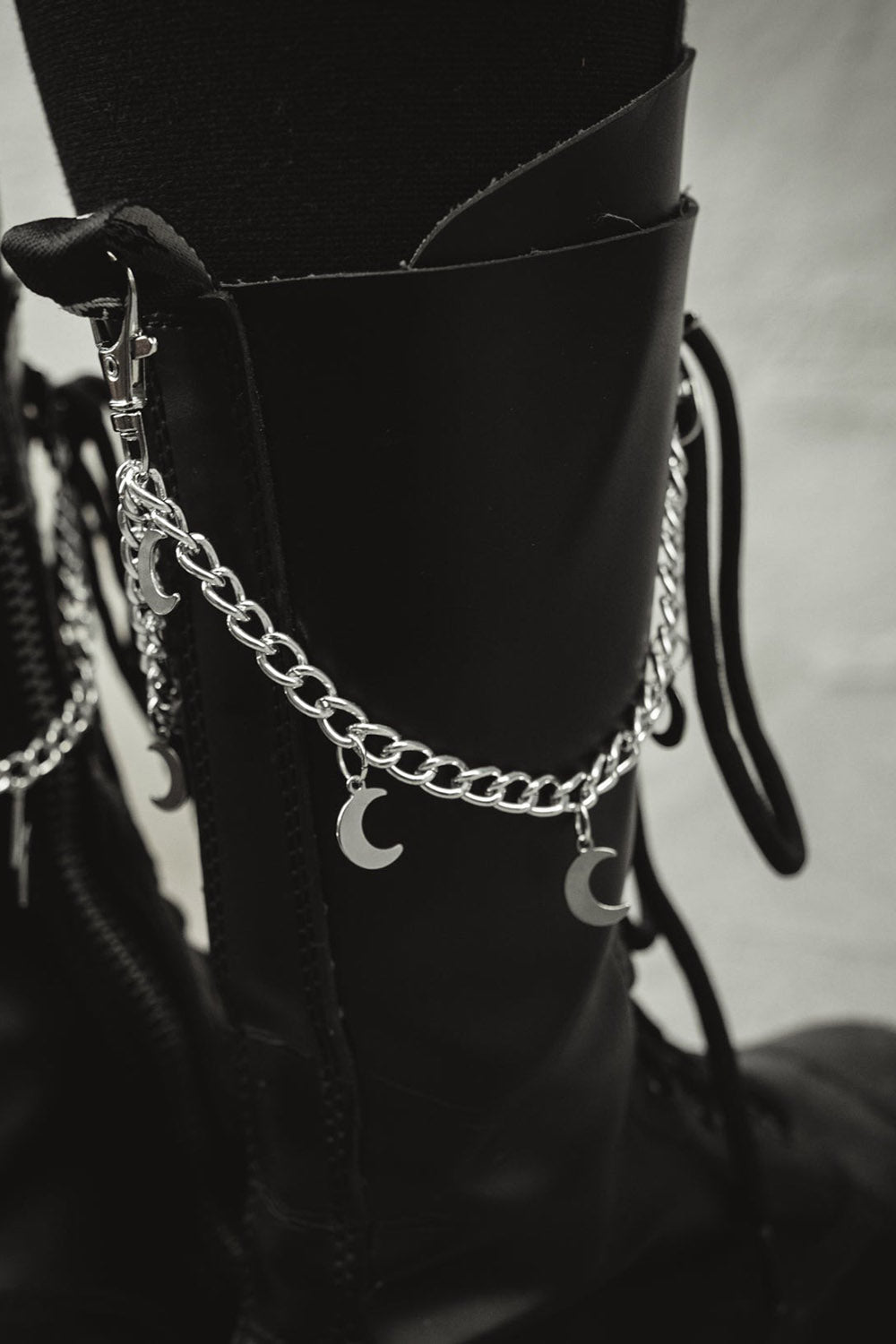 gothic shoe chain