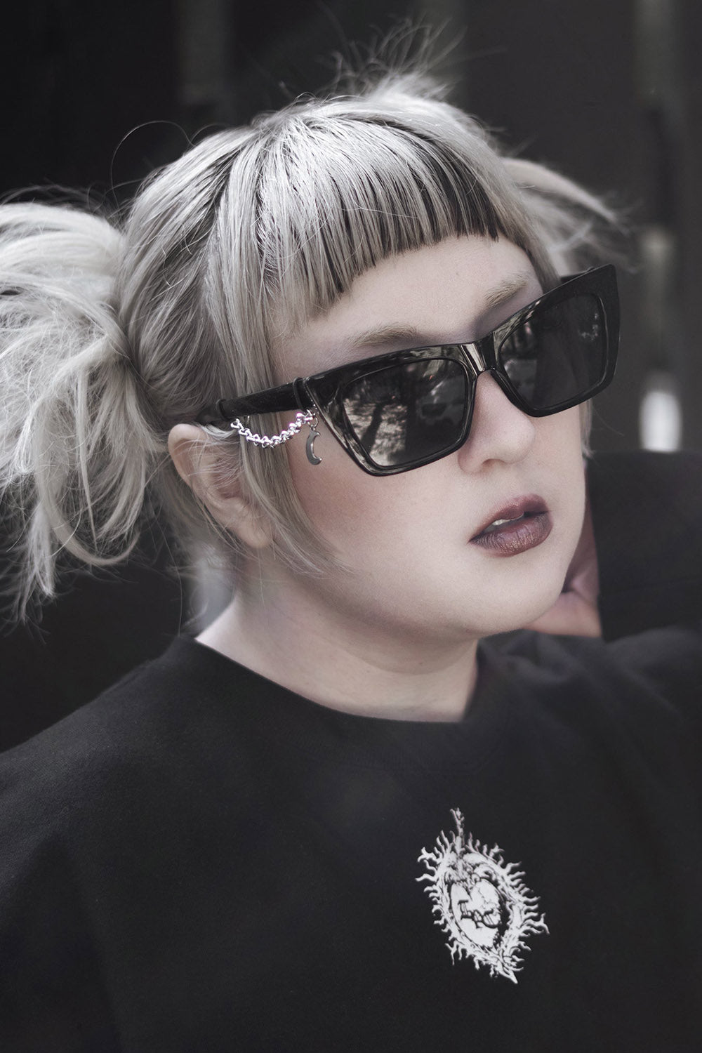 large cat eye sunglasses with moon chain