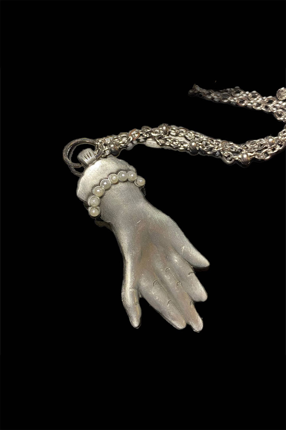 oddity necklace by seance with fake pearls 