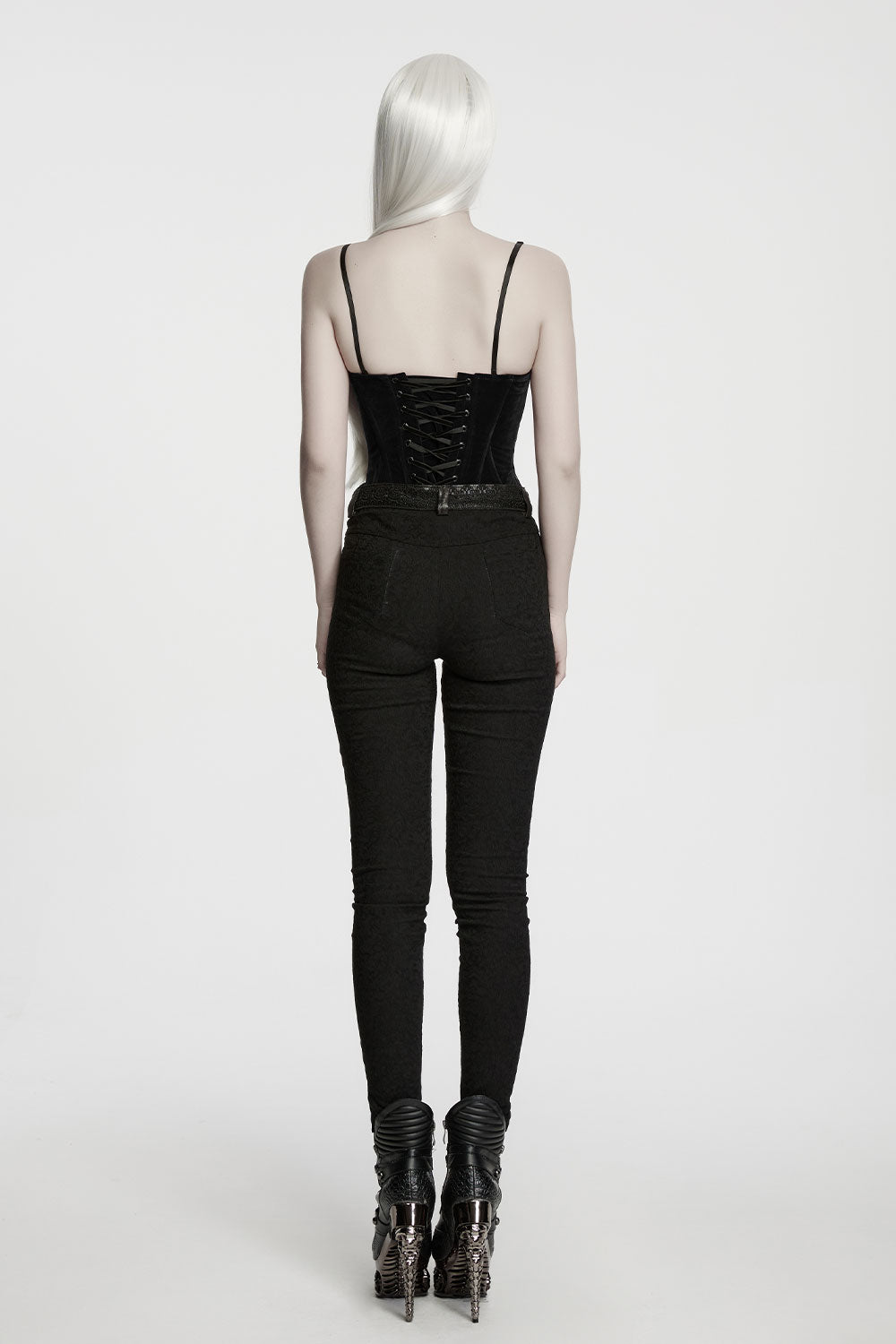 Fitted black pants with slim skinny silhouette