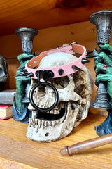 Gargantilla de la muerte rosa pálido [ANILLO TÓRICO NEGRO]