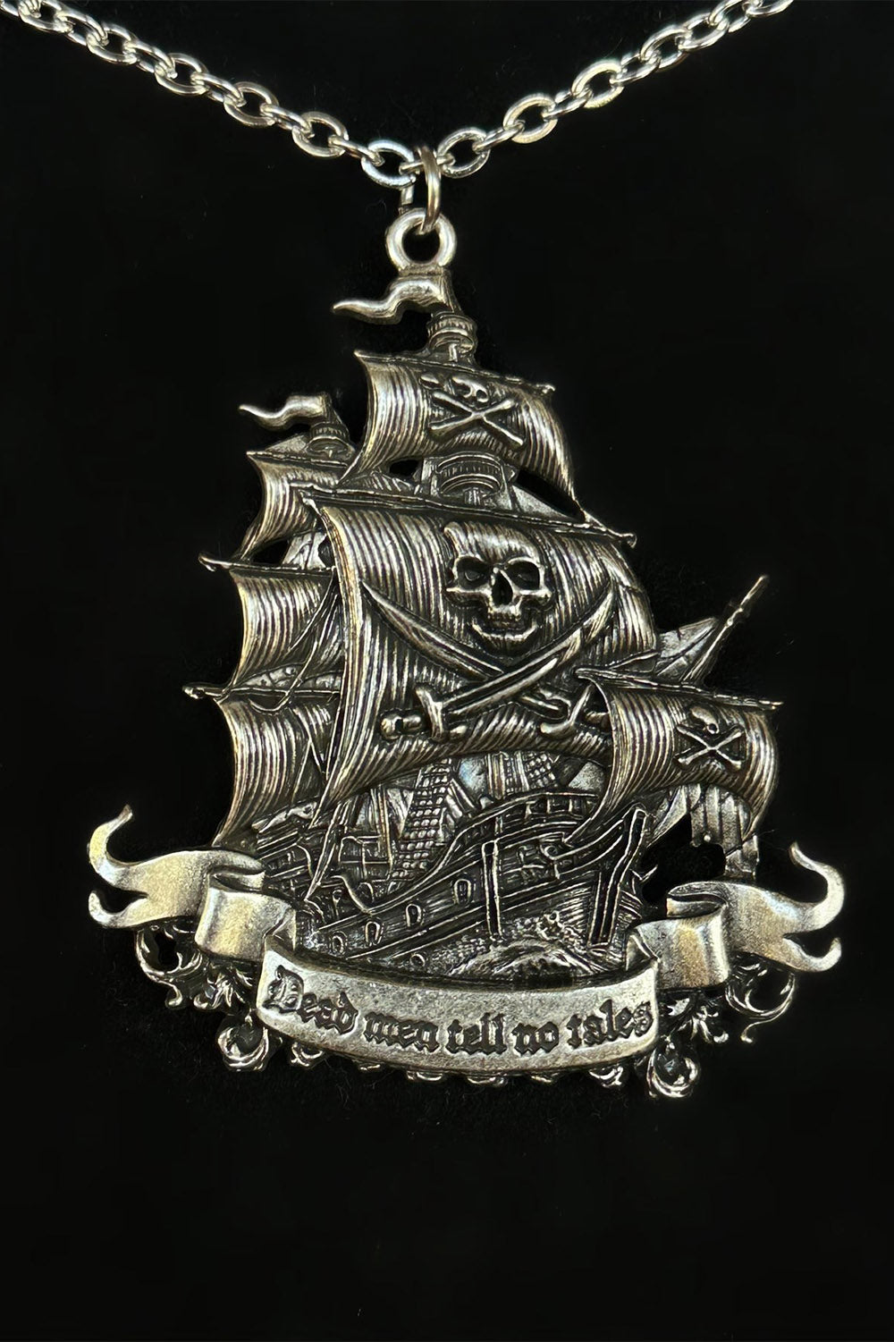 gothic dead men tell no ales pirates of the Caribbean necklace 