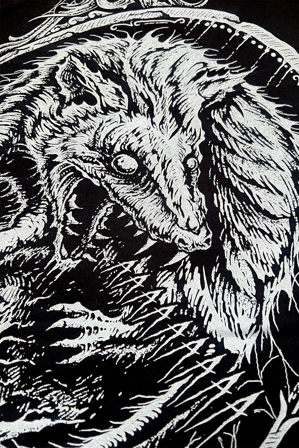 heavy metal screaming possum short sleeve t-shirt
