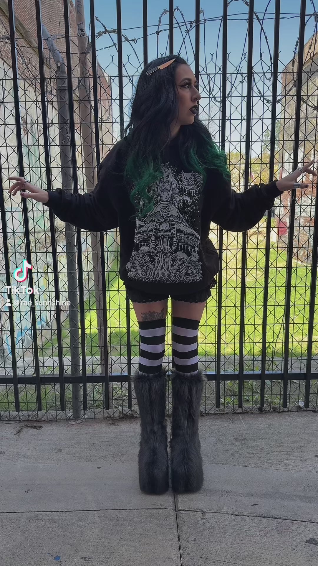 alice in wonderland gothic hoodie video 