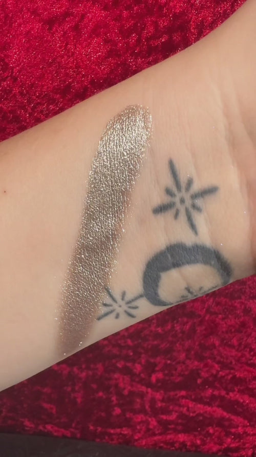 video of glittery grey chromatic silver glitter eyeshadow