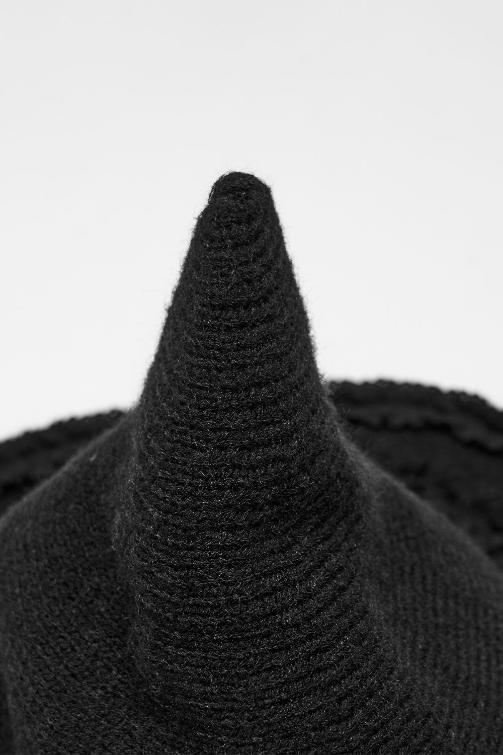 halloween witch hat point