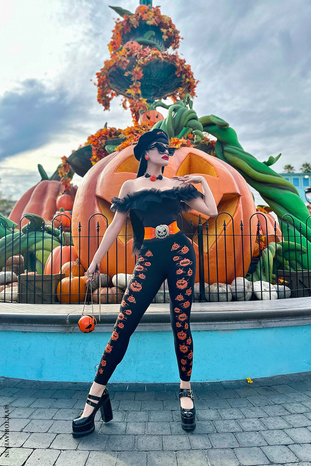 womens pumpkin jack-o-lantern leggings